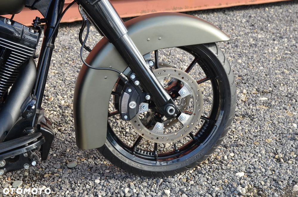 Harley-Davidson Touring Street Glide - 14