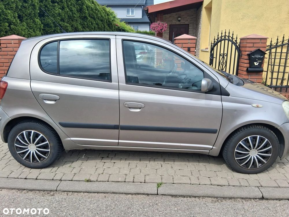 Toyota Yaris - 9