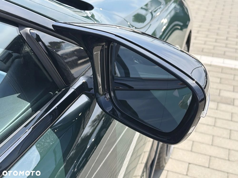 BMW Seria 8 M850i xDrive - 32