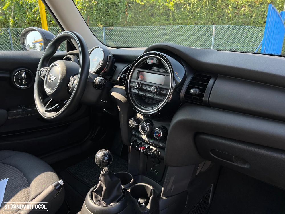 MINI 3 Portas One - 12