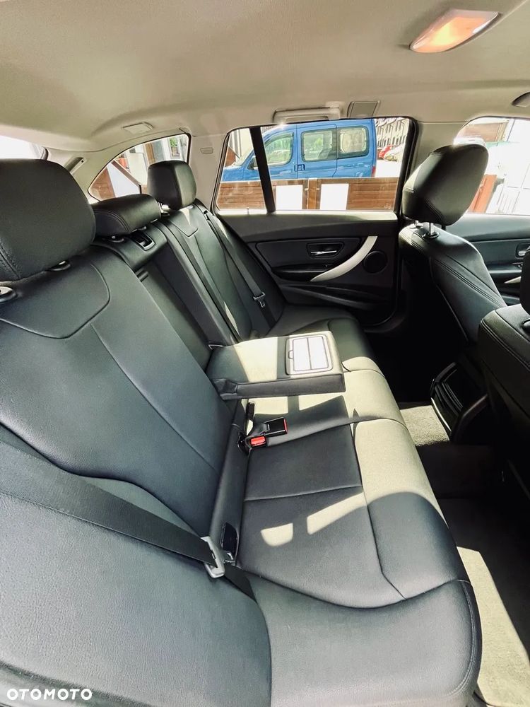 BMW Seria 3 318d Blue Performance Sport Line - 9
