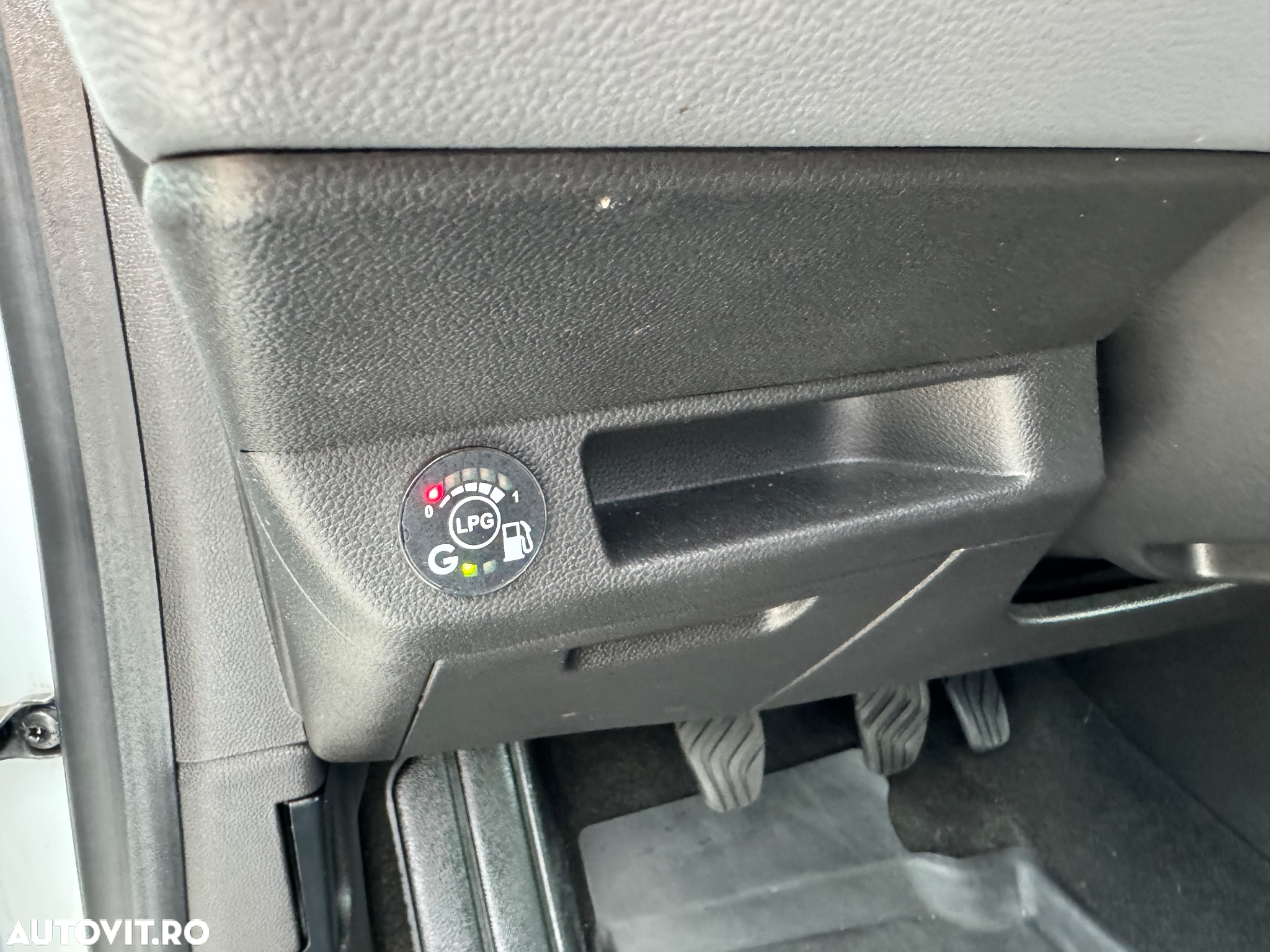 Renault Clio - 10