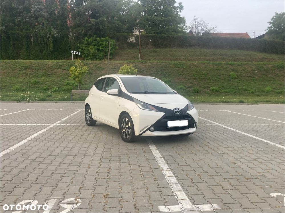 Toyota Aygo x-play Edition S+ - 12
