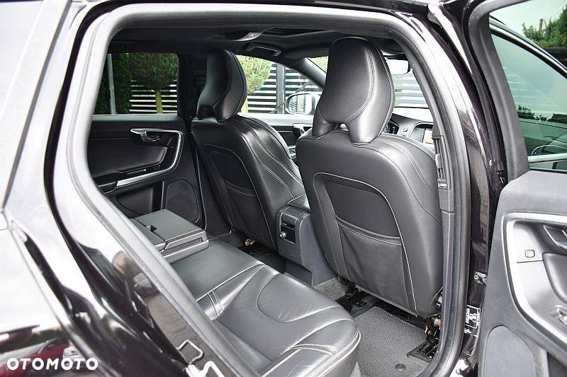 Volvo V60 D4 Geartronic R-Design - 20