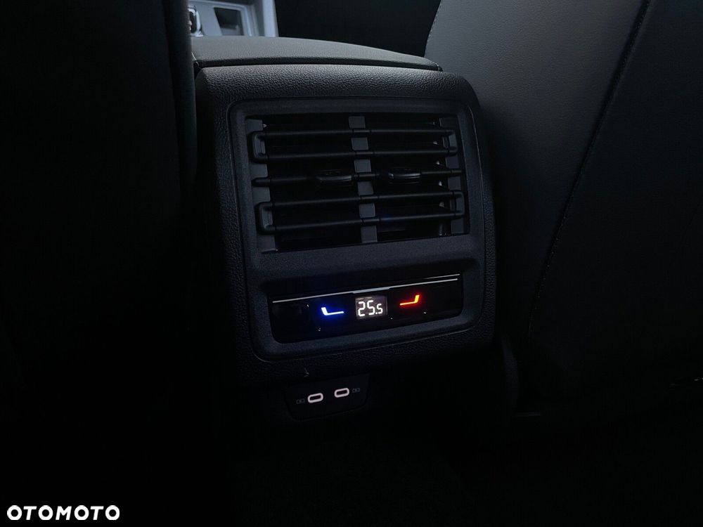 Volkswagen Golf - 27