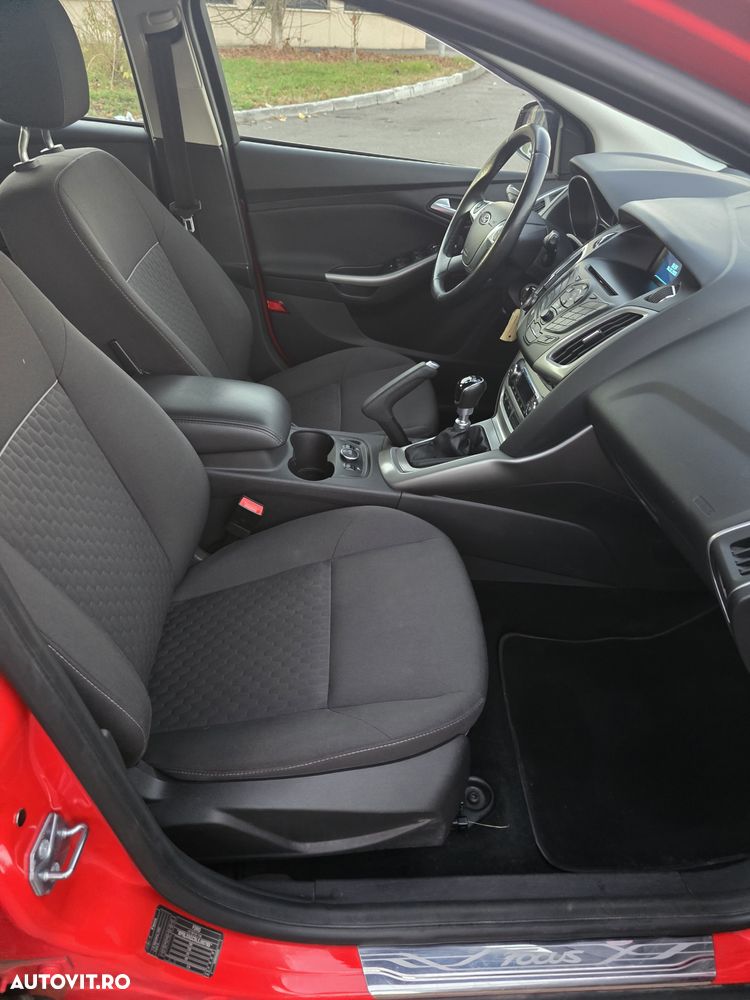 Ford Focus Turnier 1.6 TDCi DPF Titanium - 14