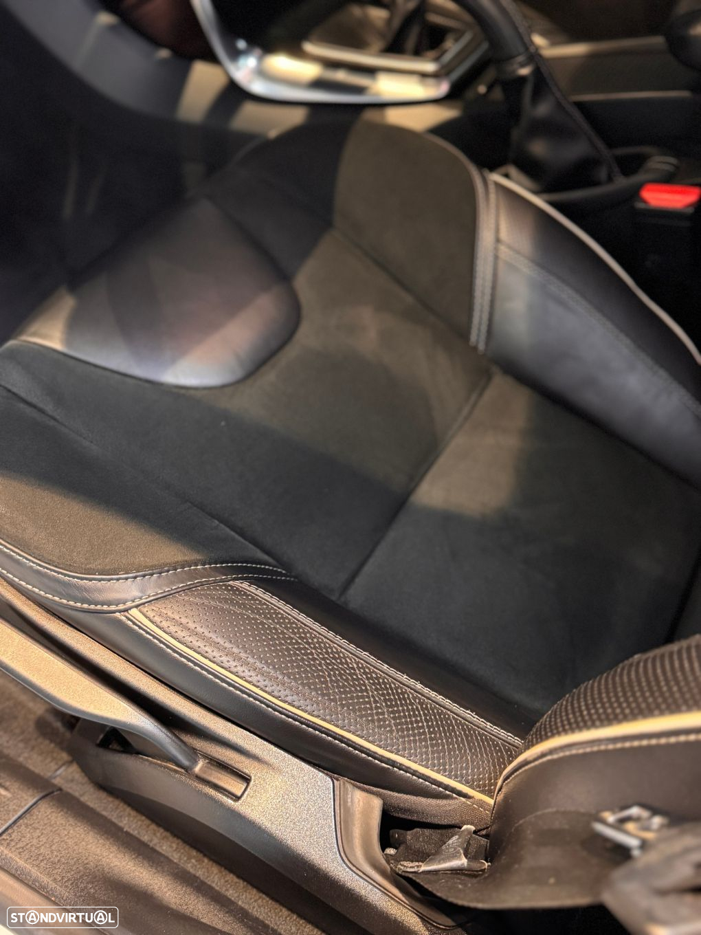 Volvo V40 2.0 D2 R-Design - 35