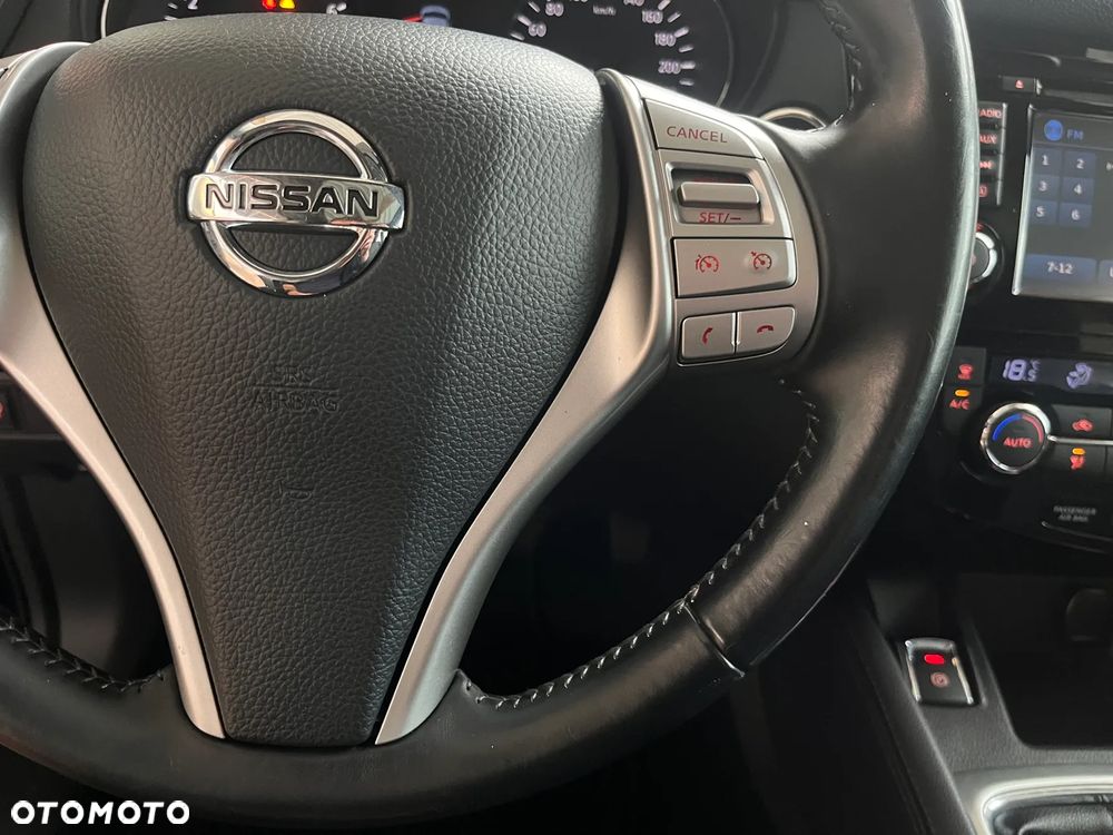 Nissan Qashqai 1.2 DIG-T N-Connecta EU6 - 13