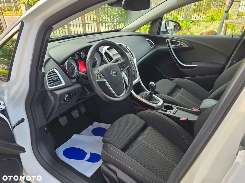 Opel Astra 1.4 Turbo - 26