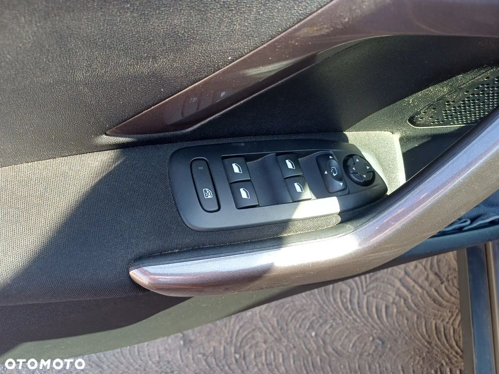 Peugeot 2008 1.2 VTi/Pure Tech Access - 11