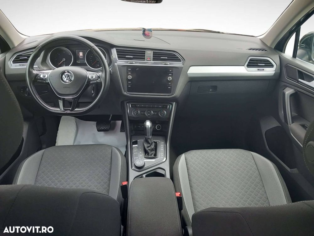 Volkswagen Tiguan - 10