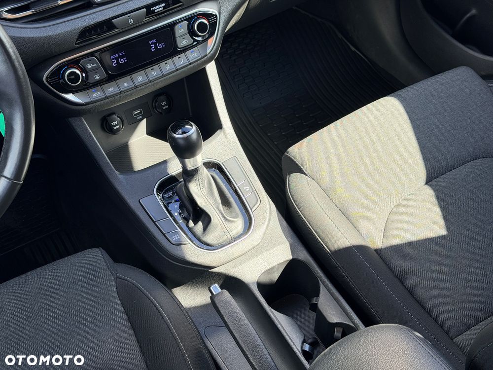 Hyundai i30 1.5 T-GDI 48V Comfort DCT - 13