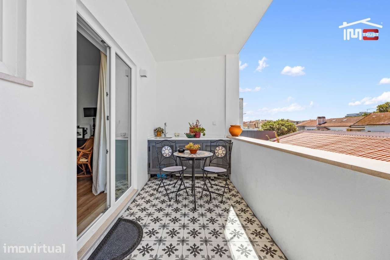 Apartamento T2 Renovado | Mobilado | Estacionamento | OFERTA: 1 Ano... - Grande imagem: 3/25
