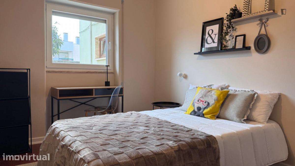 Quarto - localizado em Norton de Matos Coimbra - Grande imagem: 3/8