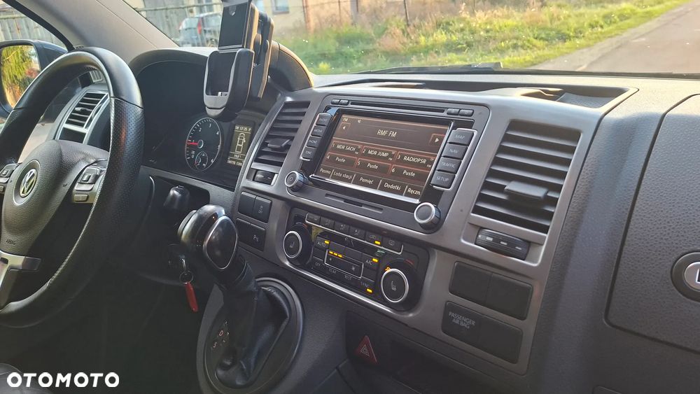 Volkswagen Caravelle - 20