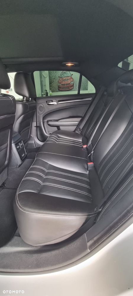 Chrysler 300s - 10