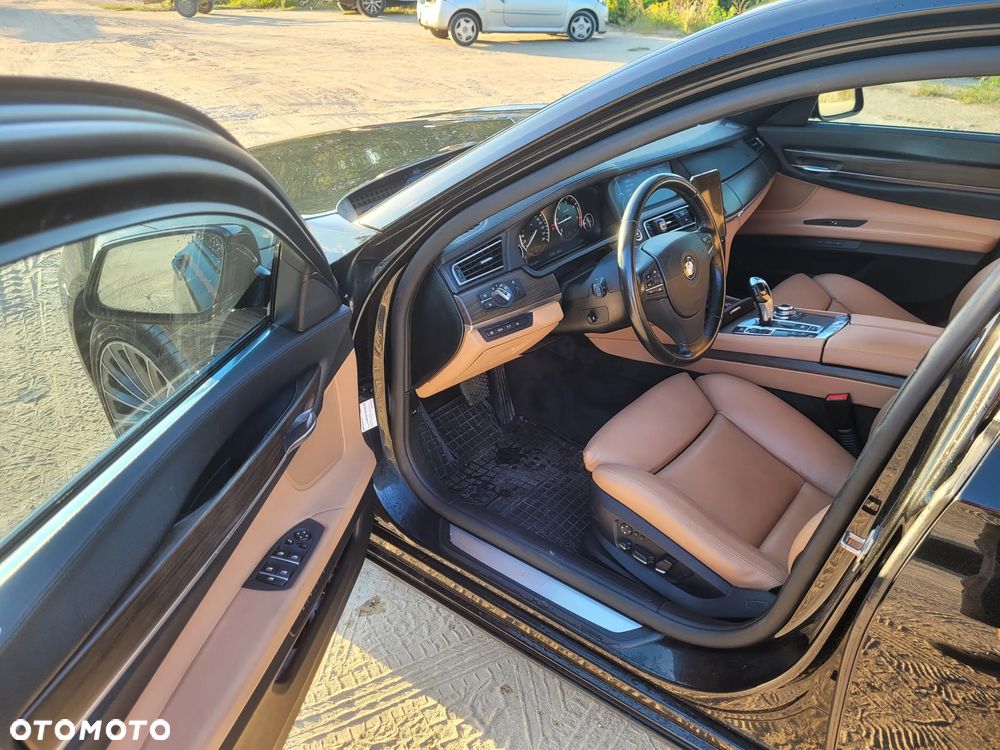 BMW Seria 7 730Ld - 13