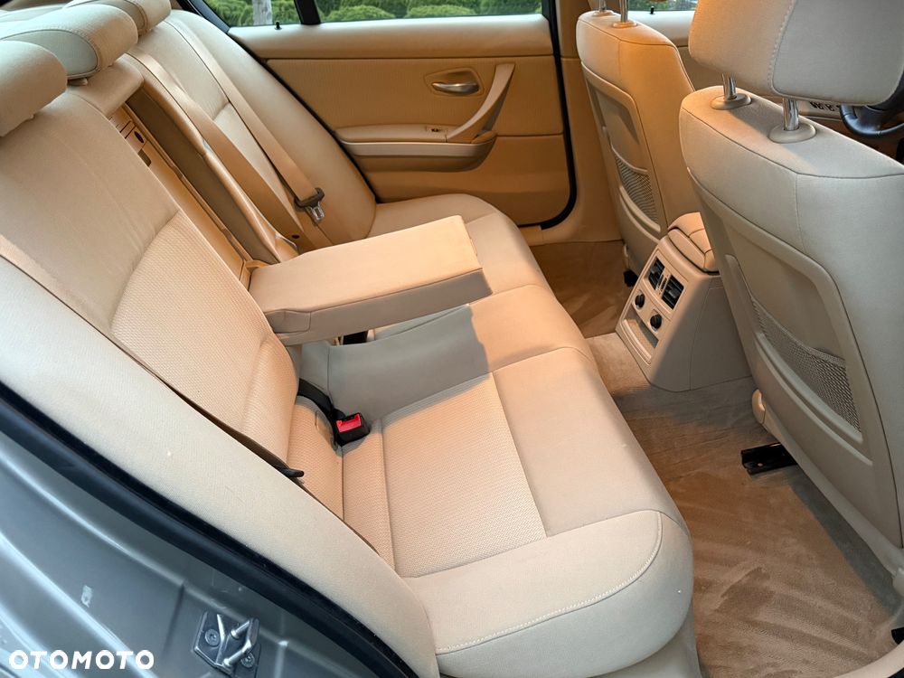 BMW Seria 3 320d - 17