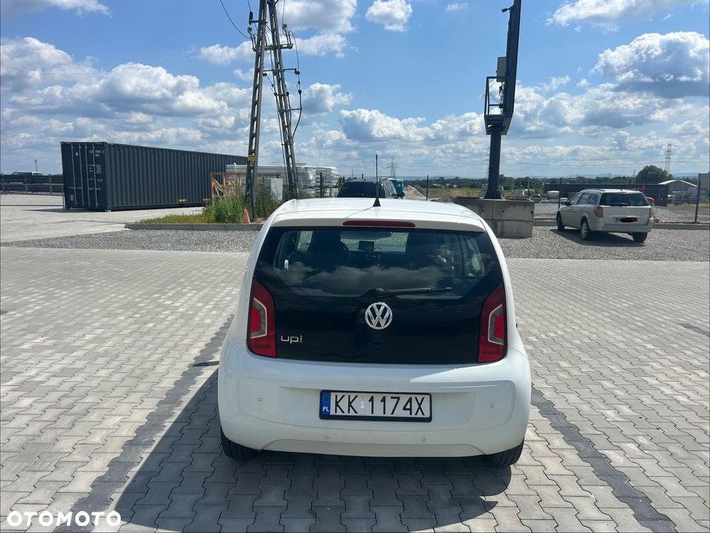 Volkswagen up! move - 4