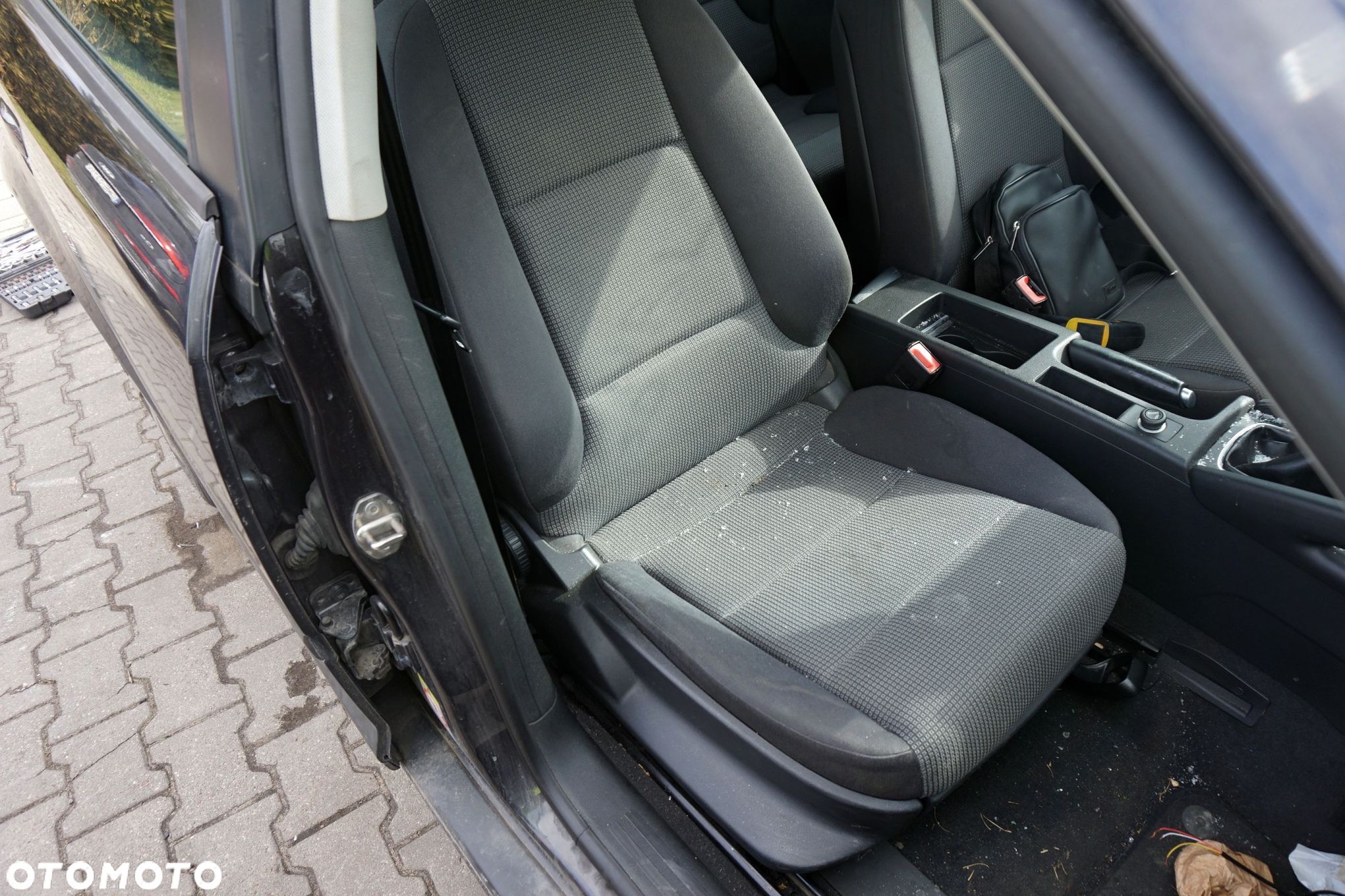 FOTEL PRZEDNI PRAWY A3 8P 5D HB  AUDI 2003-2008 - 1