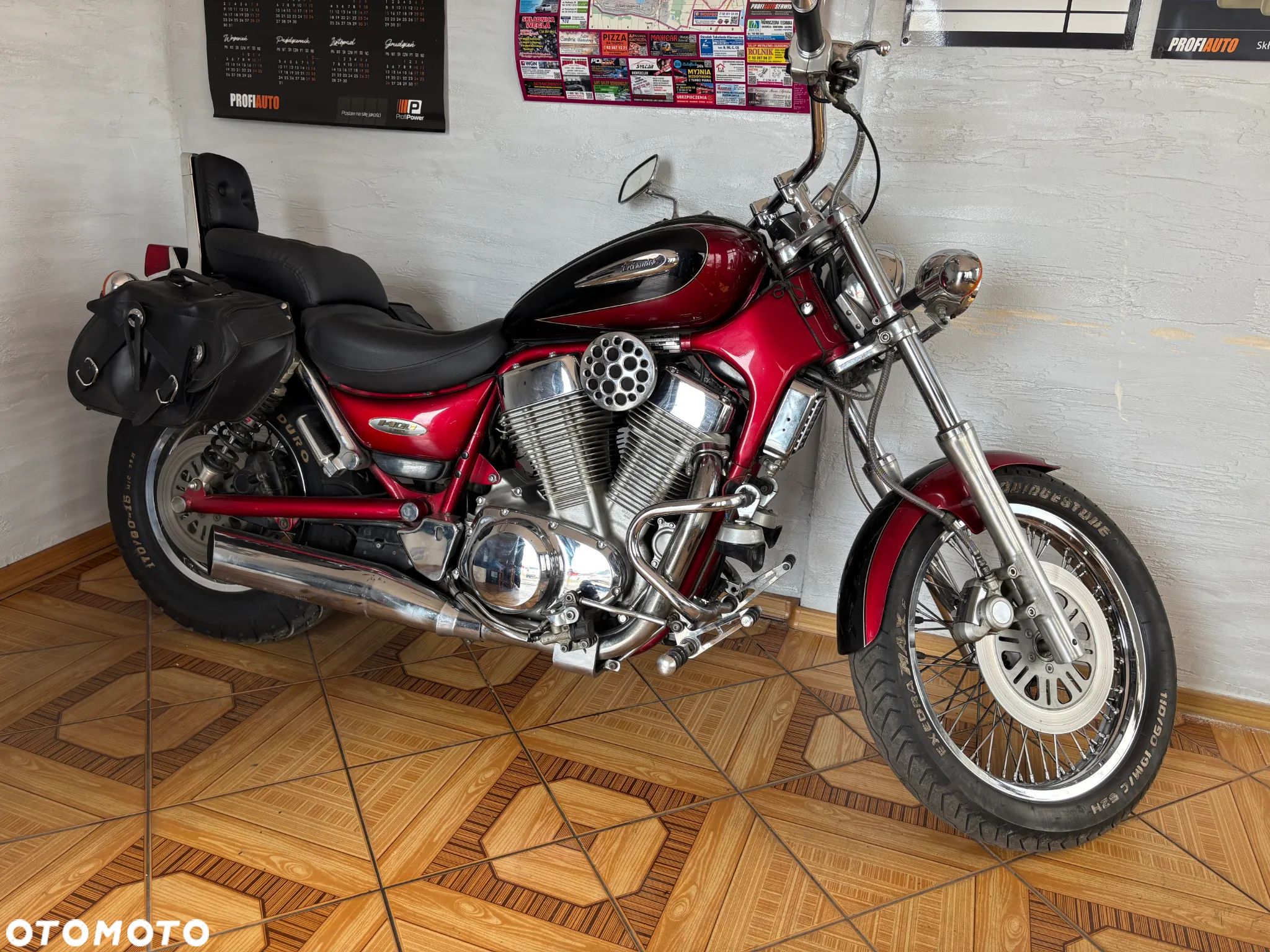Suzuki Intruder - 1