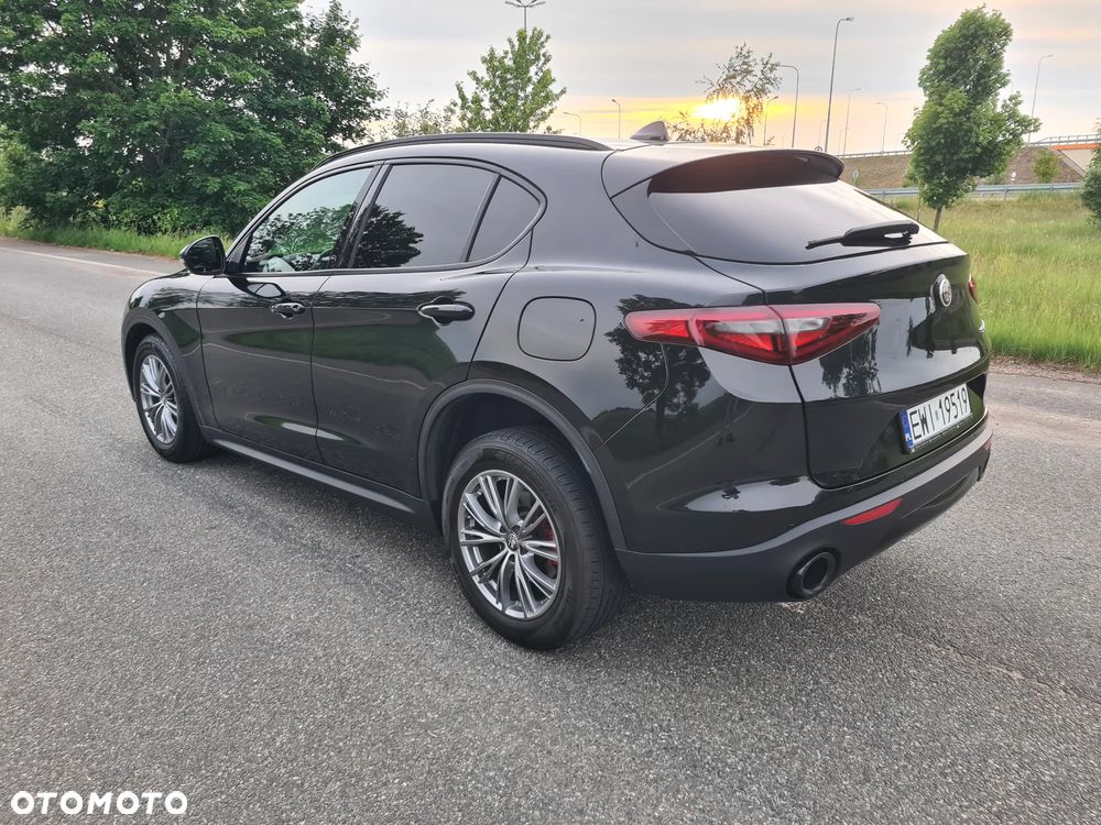 Alfa Romeo Stelvio 2.0 Turbo 16V AT8-Q4 Veloce - 5