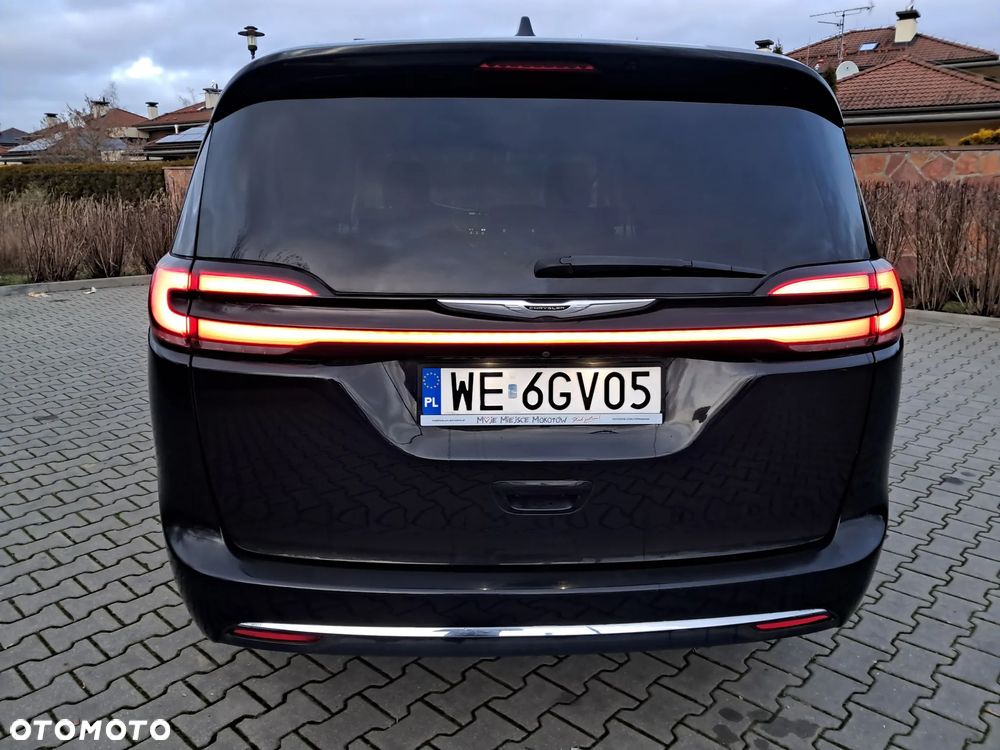 Chrysler Pacifica - 40