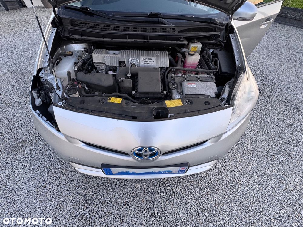 Toyota Prius (Hybrid) Executive - 5