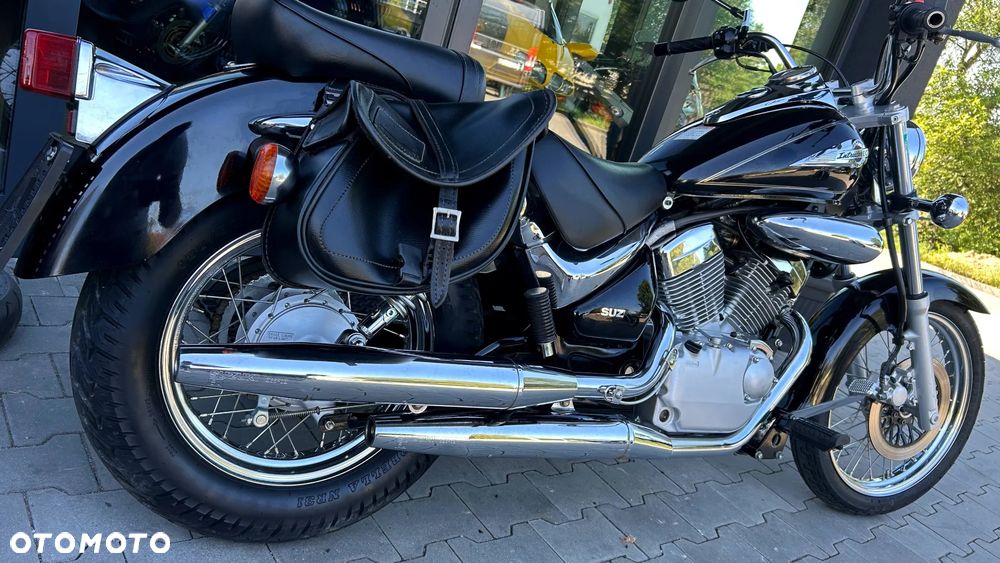 Suzuki Intruder - 11