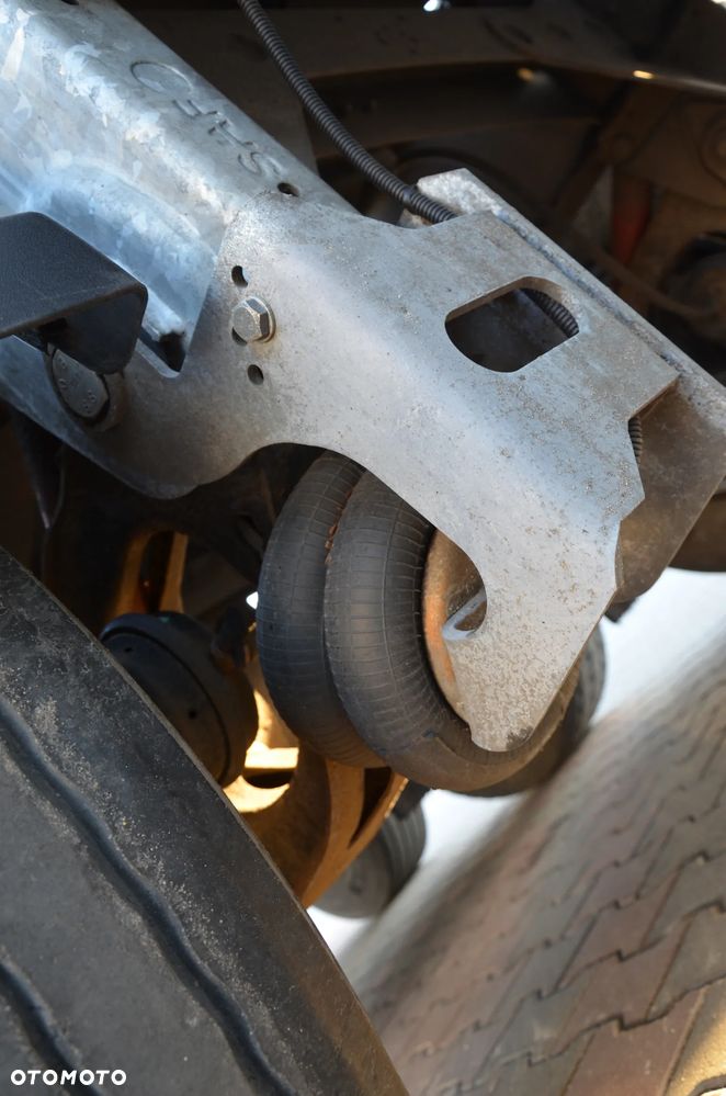 Zaslaw NACZEPA KŁONICOWA DO PRZEWOZU DREWNA / 2022r / OCYNK / SAF / OŚ POD. / 2273 - 5