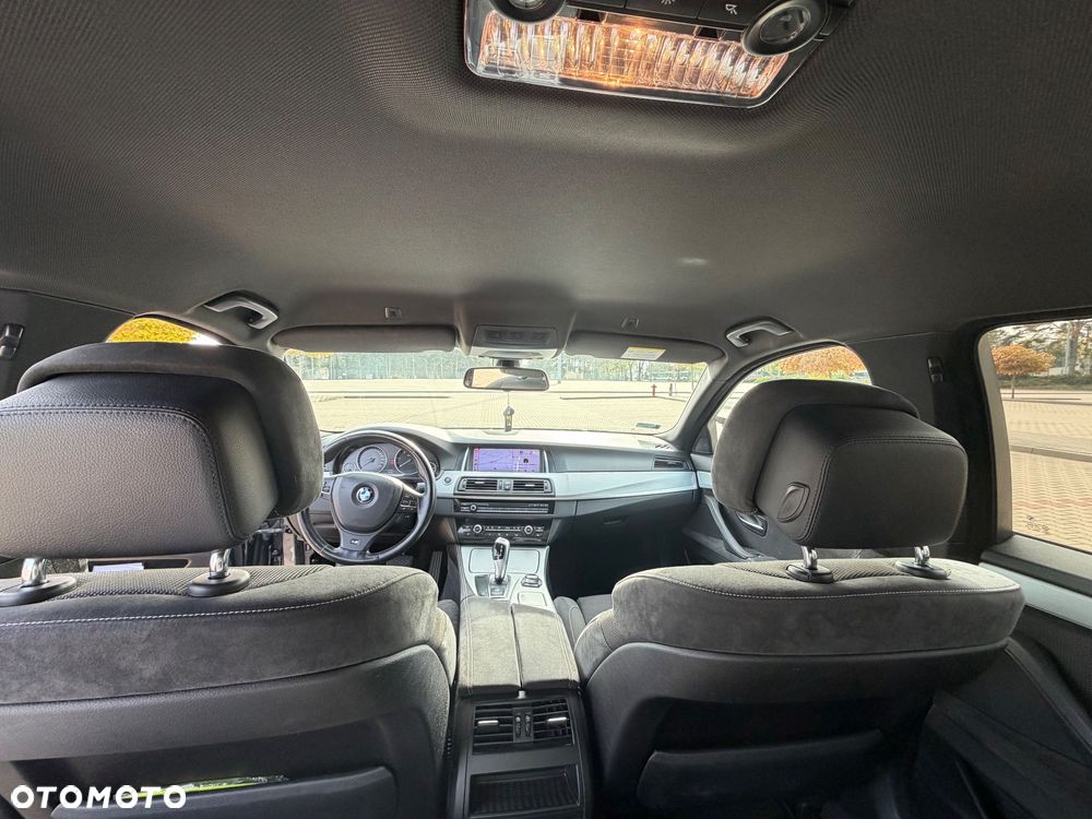BMW Seria 5 525d - 28