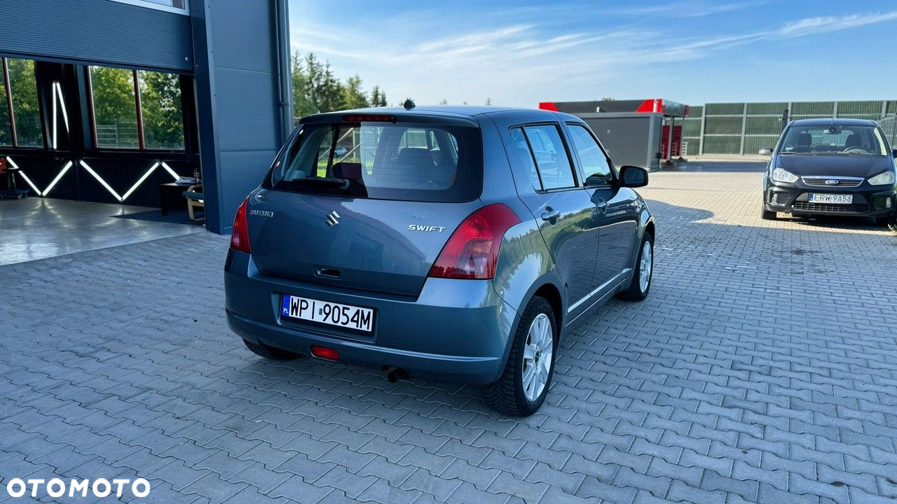 Suzuki Swift - 10
