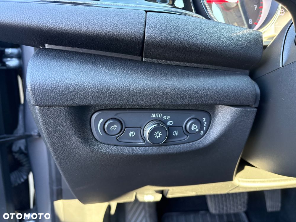 Opel Insignia 1.5 T Enjoy S&S - 14