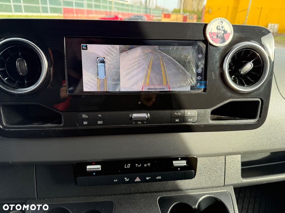 Mercedes-Benz Sprinter - 21