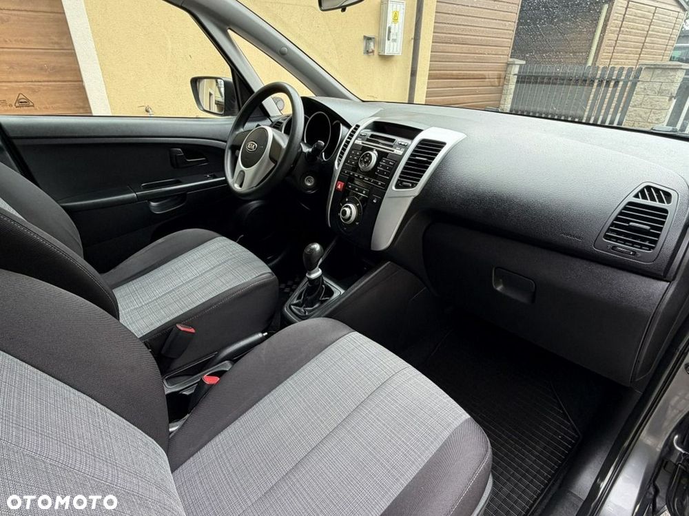 Kia Venga - 13