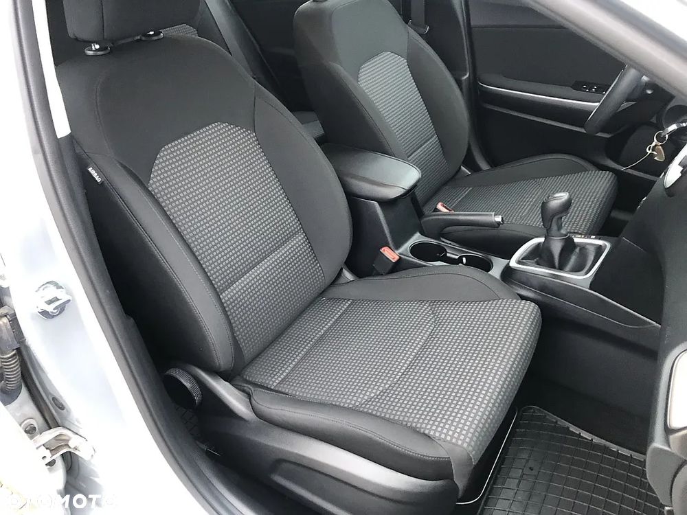 Kia Ceed 1.6 CRDi SCR M - 29