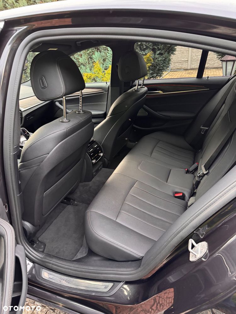 BMW Seria 5 520d xDrive - 22