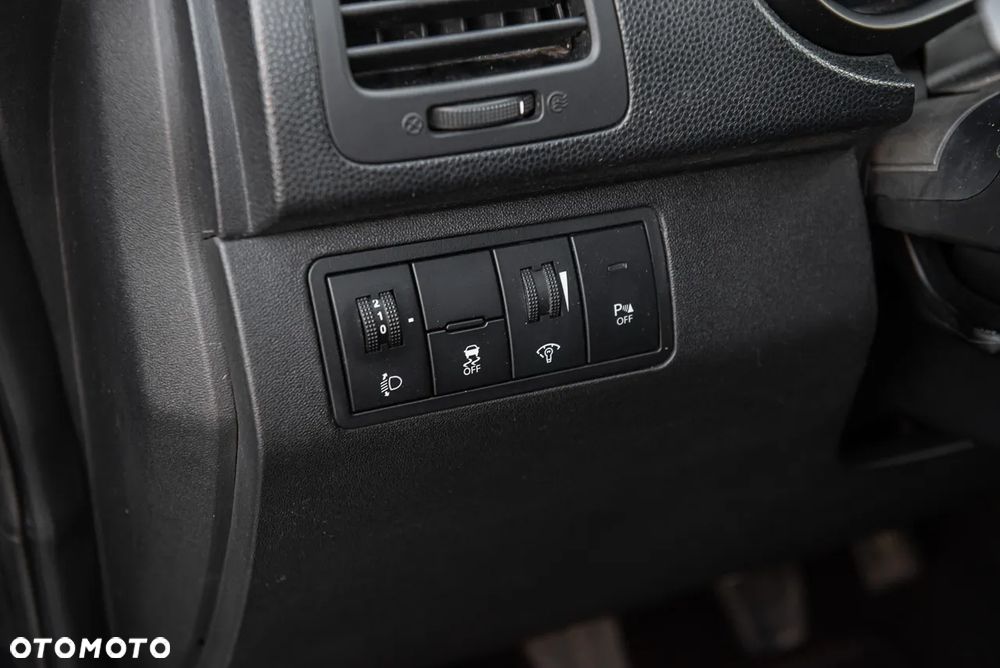 Hyundai ix20 1.6 CRDi blue YES Gold - 16