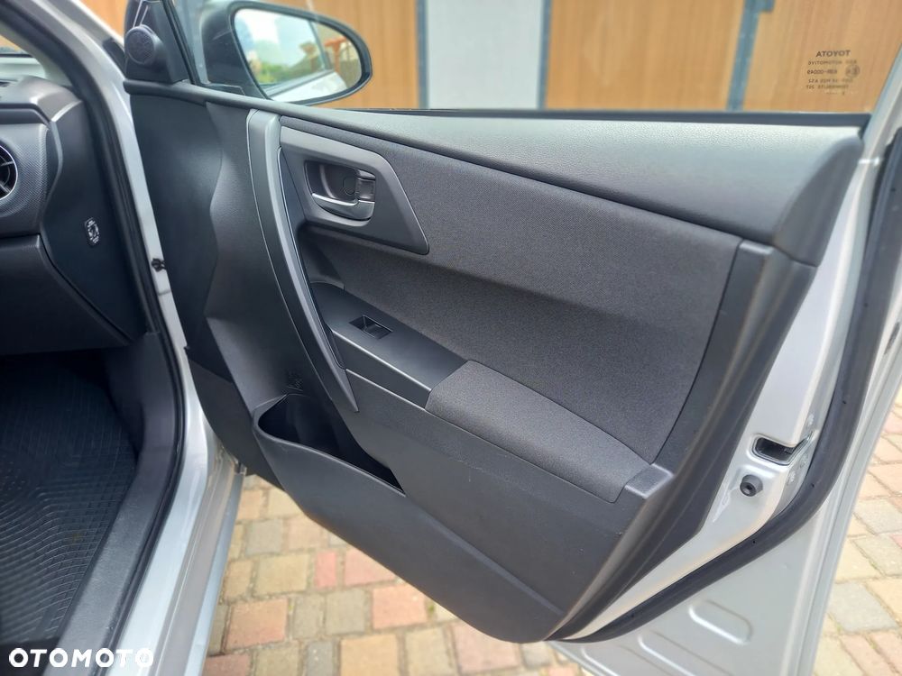 Toyota Auris 1.33 VVT-i Active - 18