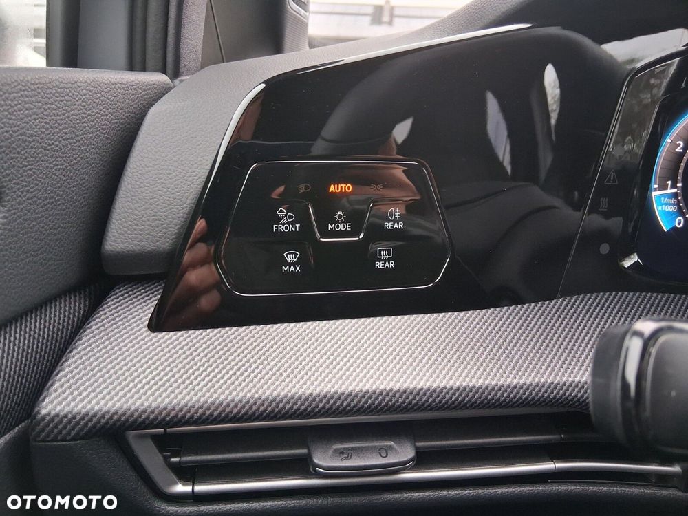 Volkswagen Golf - 16