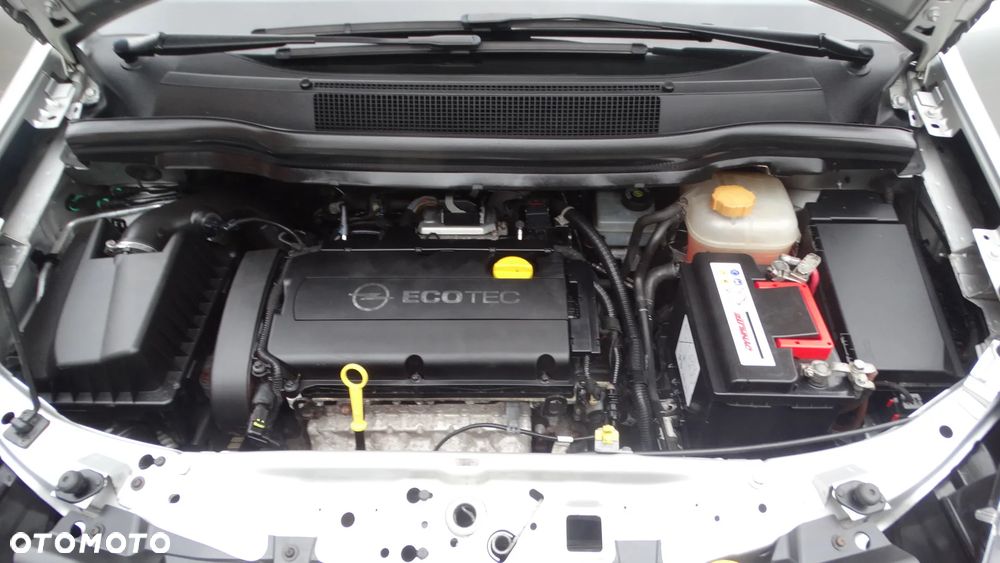 Opel Zafira - 24