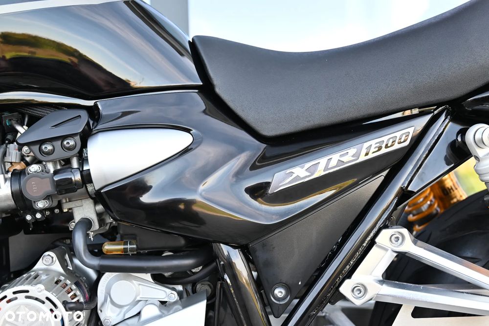 Yamaha XJR - 31