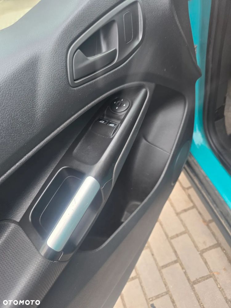 Ford TRANSIT CONNECT L2H1 - 12