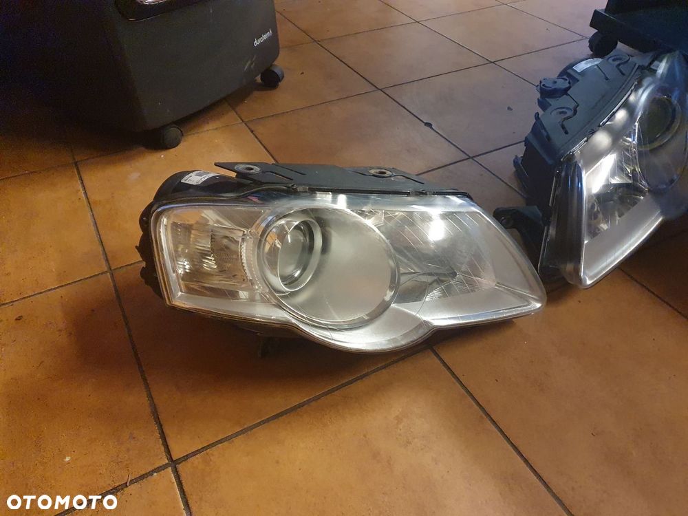 REFLEKTOR L/P VW PASSAT B6 - 3