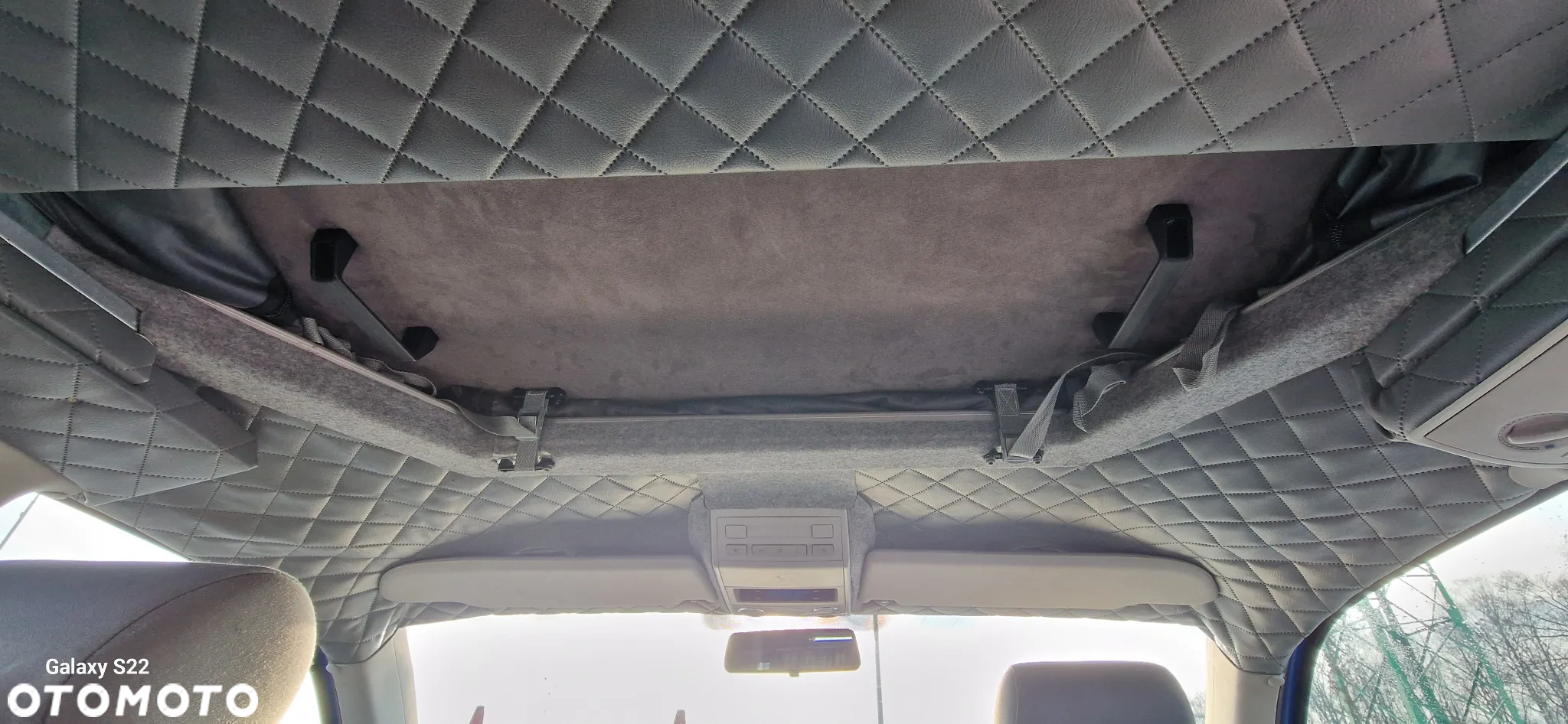 Volkswagen Caravelle - 16