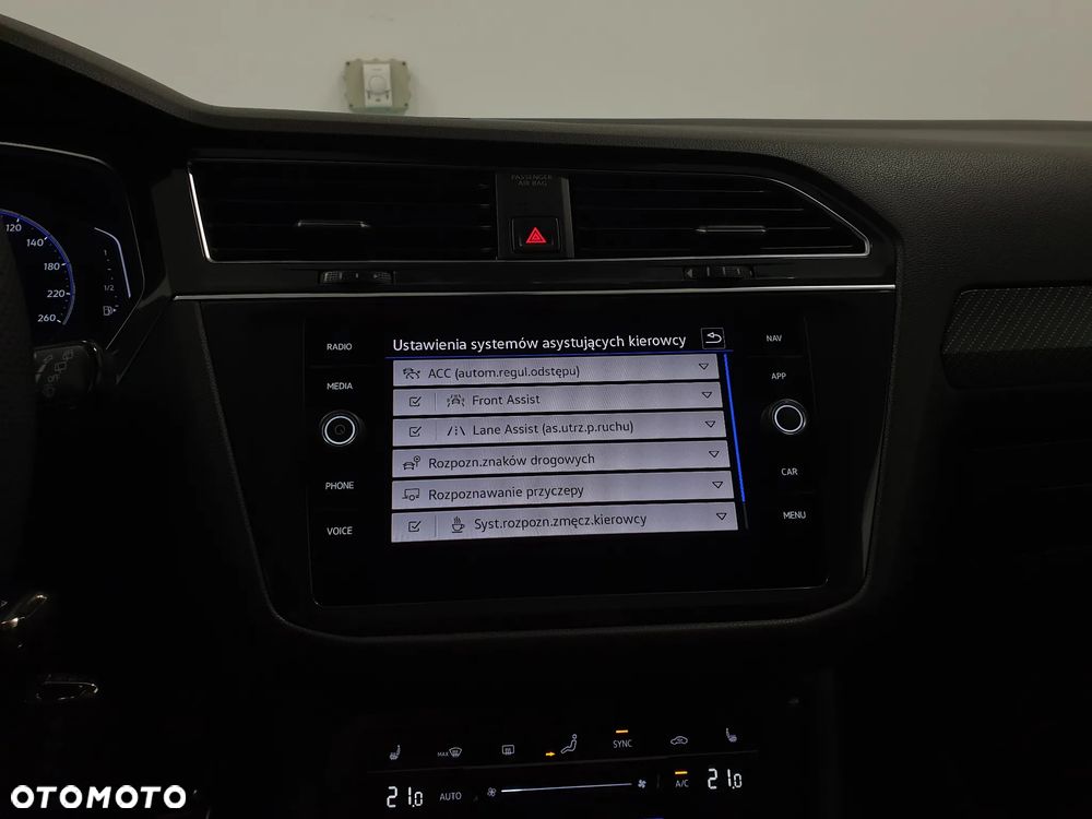 Volkswagen Tiguan 2.0 TDI SCR 4MotION DSG R-Line - 24