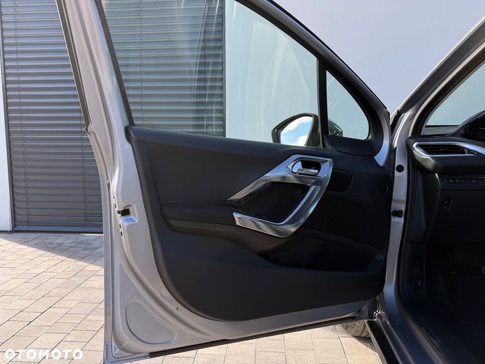 Peugeot 2008 e-HDi FAP 92 ETG6 STOP & START Allure - 16