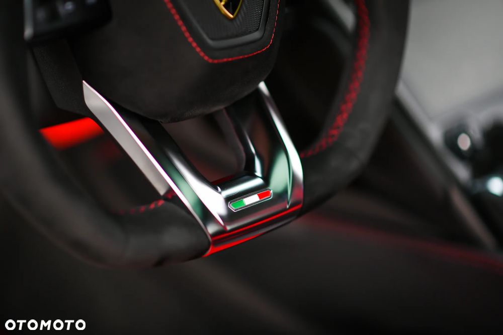 Lamborghini Urus Standard - 24