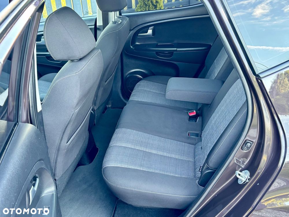 Kia Venga 1.4 CRDi 90 Attract - 25