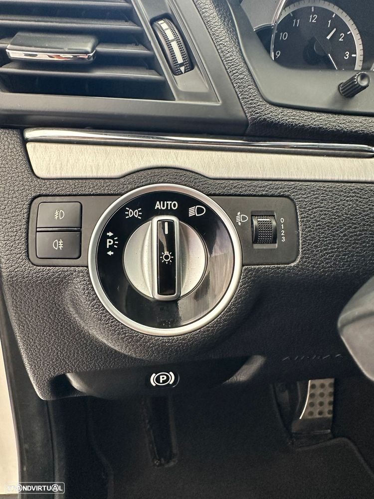 Mercedes-Benz E 220 CDi Avantgarde BlueEfficiency Auto - 20